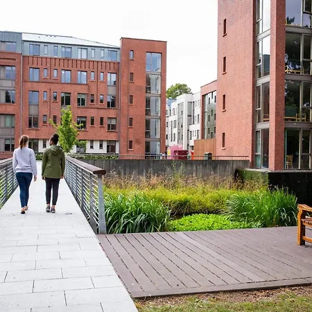 Trinity Hall - Suburban Apartman *